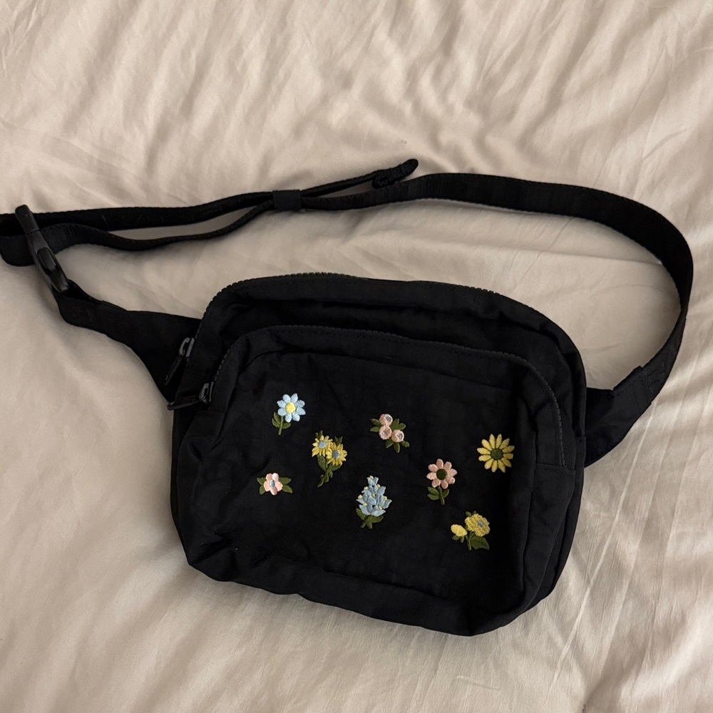 Floral Embroidered Baggu Fanny pack
